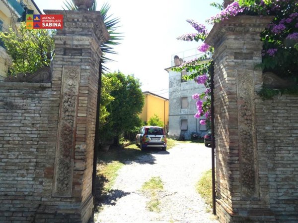 appartamento in vendita a Poggio Mirteto in zona San Valentino