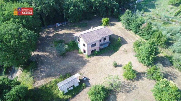 casa indipendente in vendita a Poggio Mirteto
