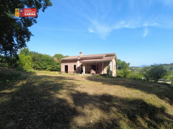 casa indipendente in vendita a Poggio Mirteto
