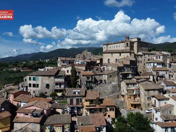 appartamento in vendita a Poggio Mirteto in zona San Valentino