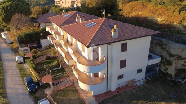 appartamento in vendita a Poggio Mirteto in zona Castel San Pietro