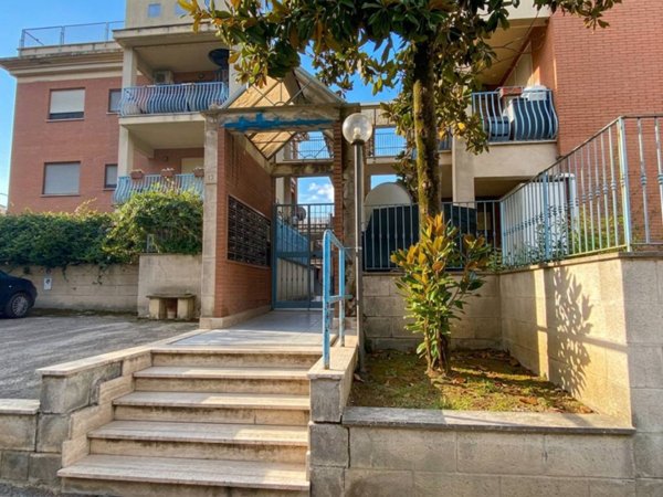 appartamento in vendita a Poggio Mirteto in zona San Valentino