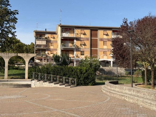 appartamento in vendita a Poggio Mirteto in zona Poggio Mirteto Scalo