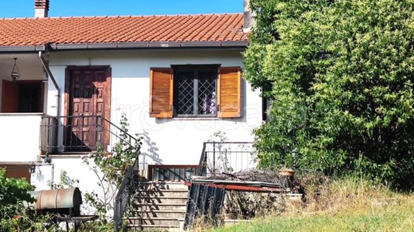 casa indipendente in vendita a Poggio Moiano