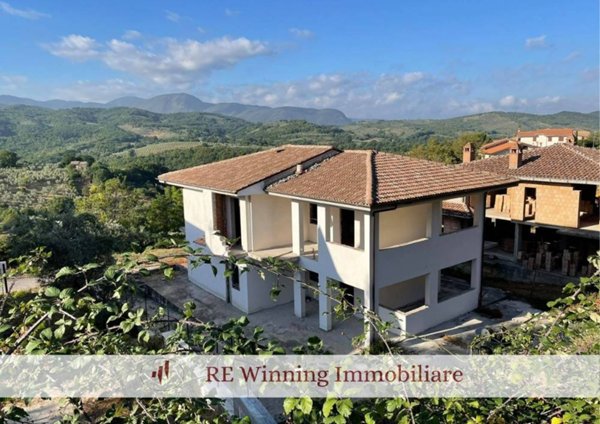intera palazzina in vendita a Poggio Moiano