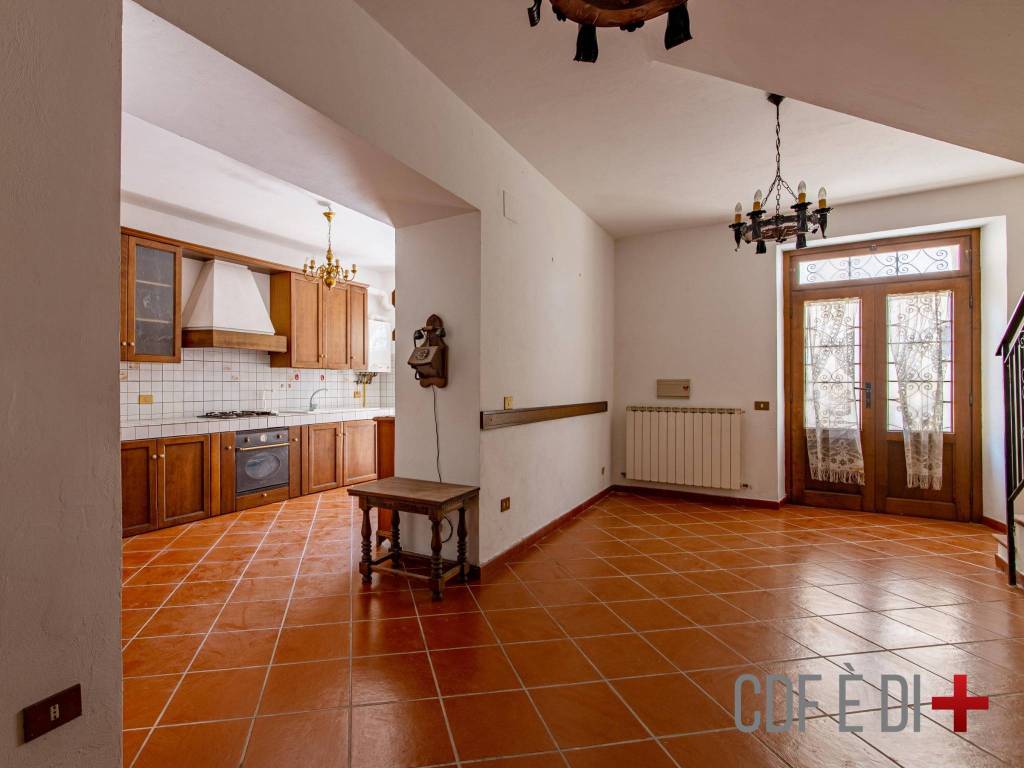 casa indipendente in vendita a Poggio Moiano