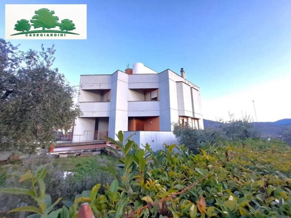 casa indipendente in vendita a Poggio Moiano