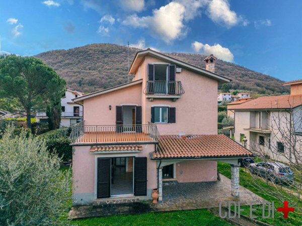 casa indipendente in vendita a Poggio Moiano