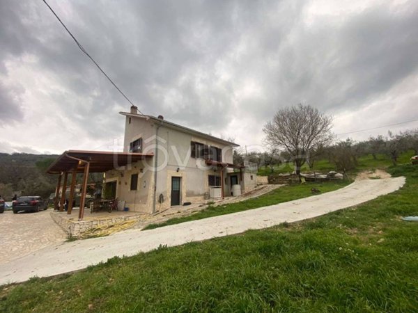 casa indipendente in vendita a Poggio Moiano