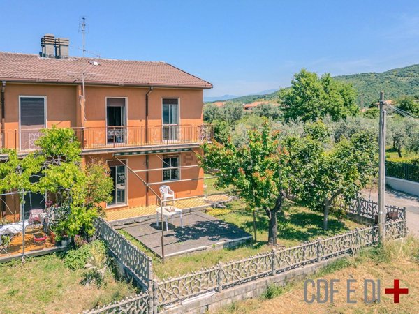 casa indipendente in vendita a Poggio Moiano