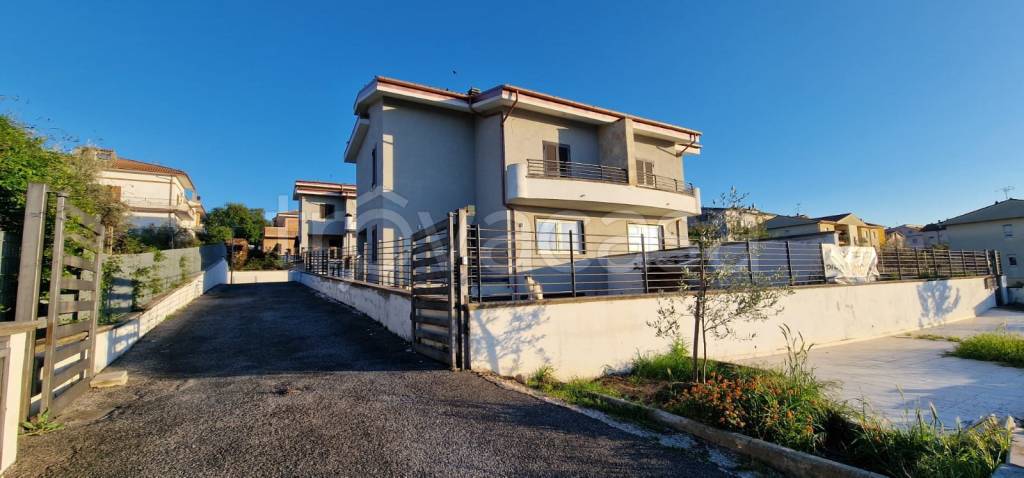 casa indipendente in vendita a Poggio Moiano