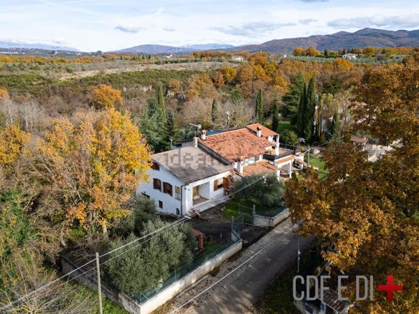 casa indipendente in vendita a Poggio Moiano