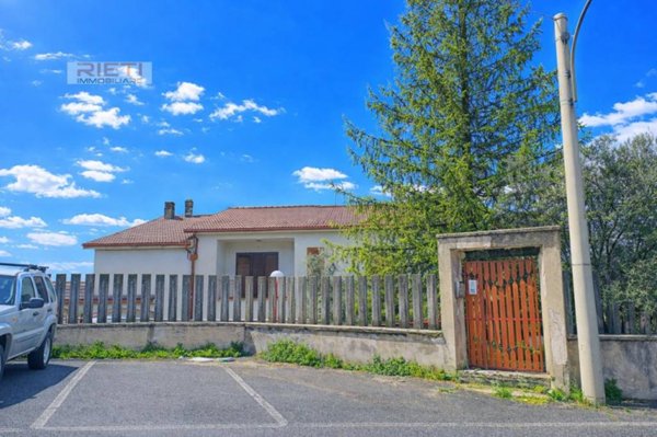 casa indipendente in vendita a Poggio Moiano