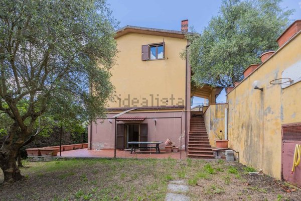 casa indipendente in vendita a Poggio Moiano