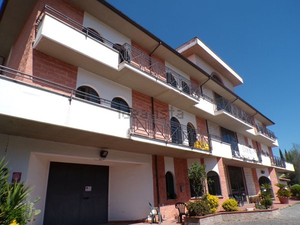 casa indipendente in vendita a Poggio Moiano