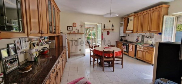 casa indipendente in vendita a Poggio Moiano