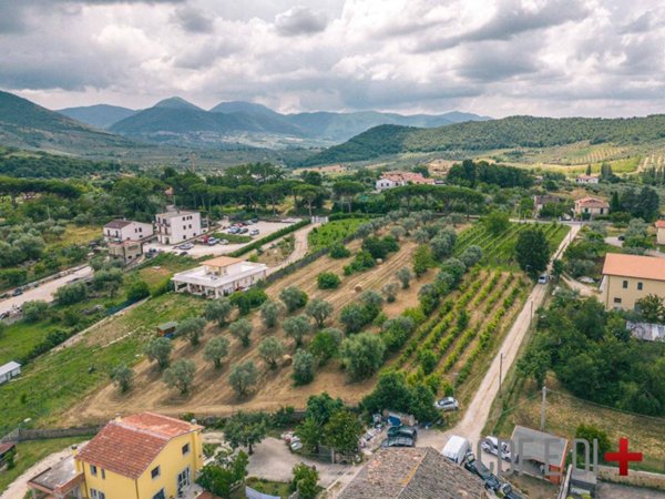 casa indipendente in vendita a Poggio Nativo