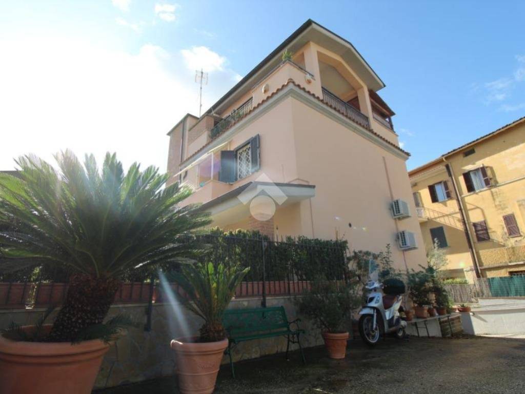 casa indipendente in vendita a Poggio Nativo