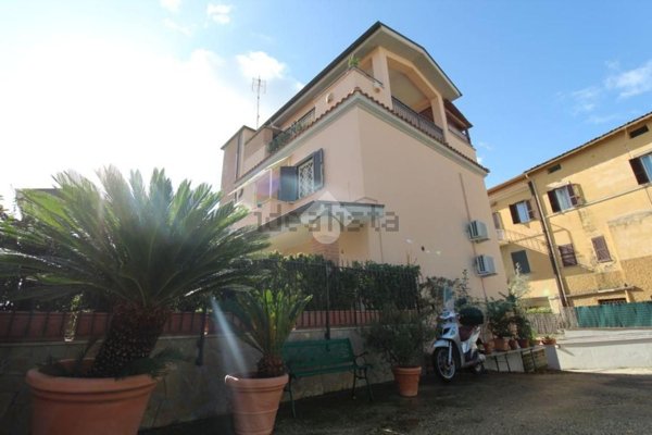 casa indipendente in vendita a Poggio Nativo