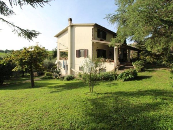 casa indipendente in vendita a Poggio Nativo