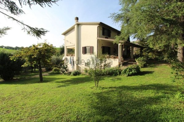 casa indipendente in vendita a Poggio Nativo