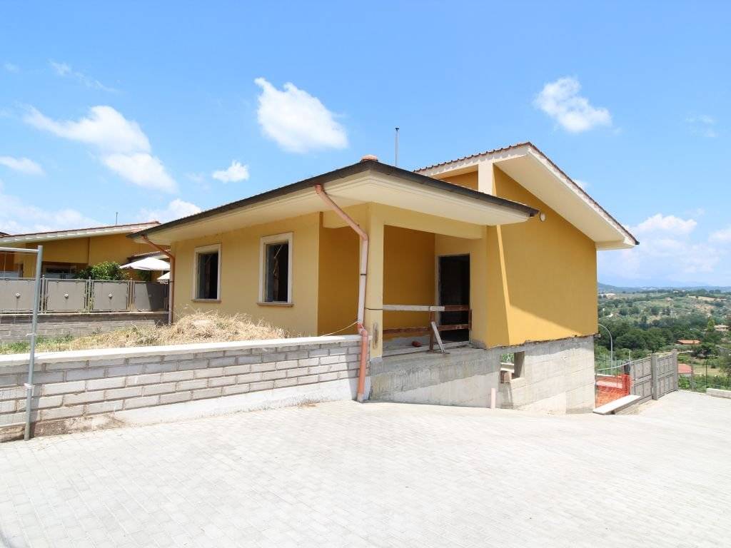 casa indipendente in vendita a Poggio Nativo