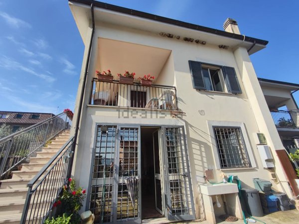 casa indipendente in vendita a Poggio Nativo