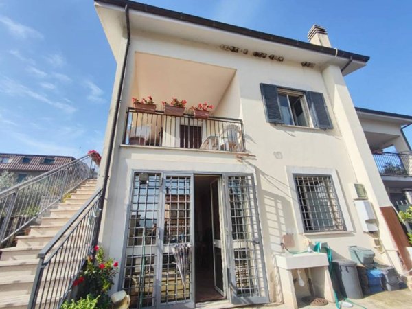 casa indipendente in vendita a Poggio Nativo
