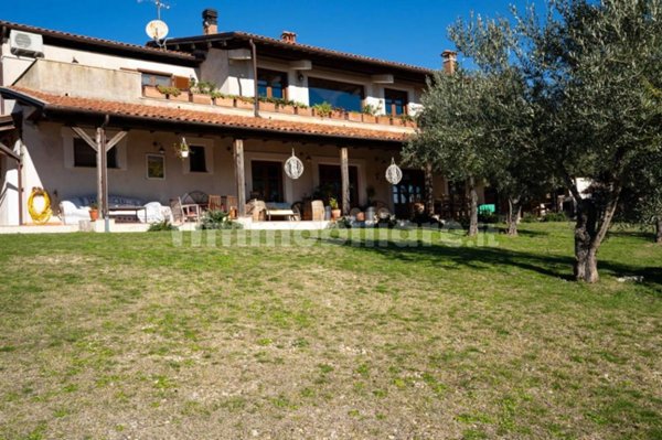 casa indipendente in vendita a Poggio Nativo