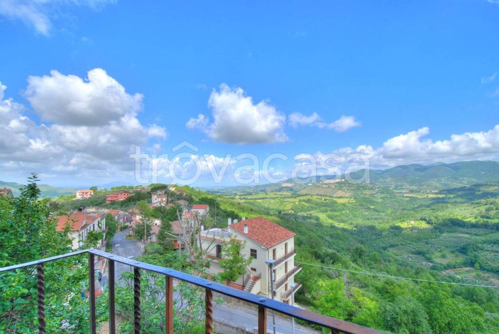 casa indipendente in vendita a Poggio Nativo