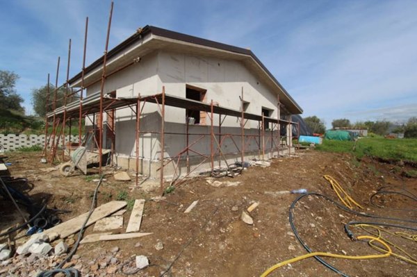 casa indipendente in vendita a Poggio Nativo