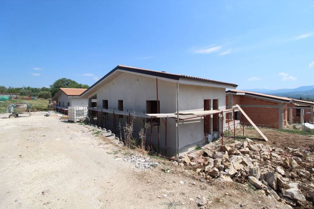 casa indipendente in vendita a Poggio Nativo