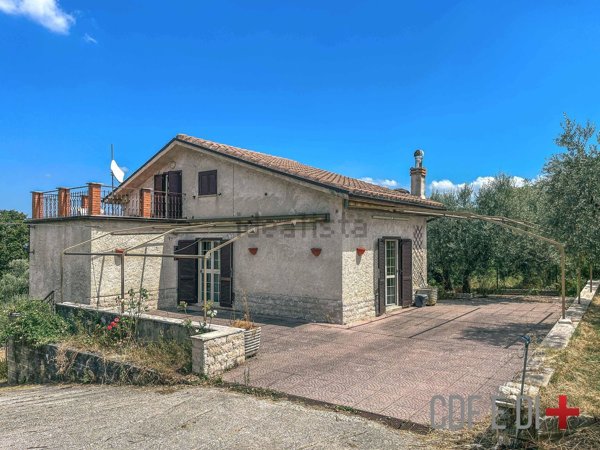 quadrivano in vendita a Poggio Nativo
