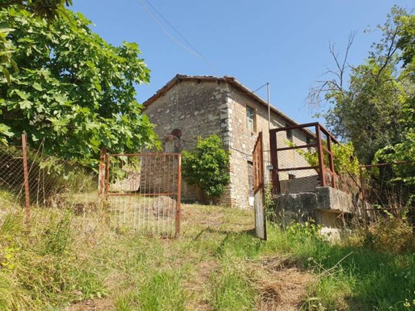 casa indipendente in vendita a Poggio Nativo