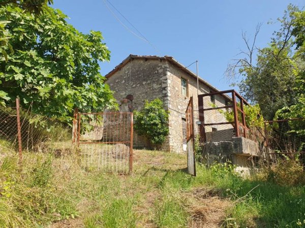 casa indipendente in vendita a Poggio Nativo