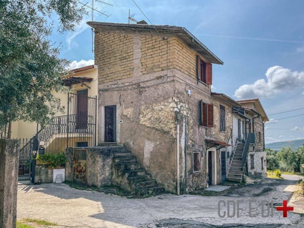 casa indipendente in vendita a Poggio Nativo