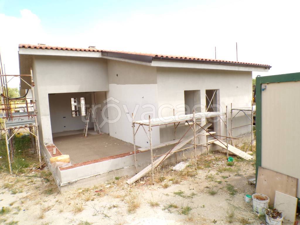 casa indipendente in vendita a Poggio Nativo