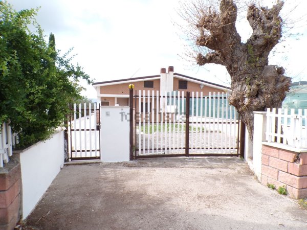 casa indipendente in vendita a Poggio Nativo