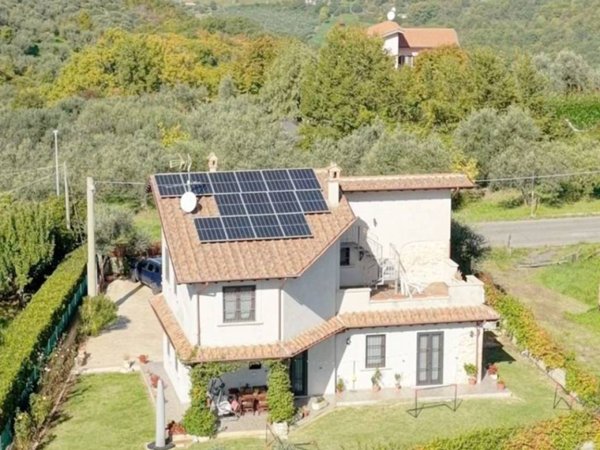 casa indipendente in vendita a Poggio Nativo