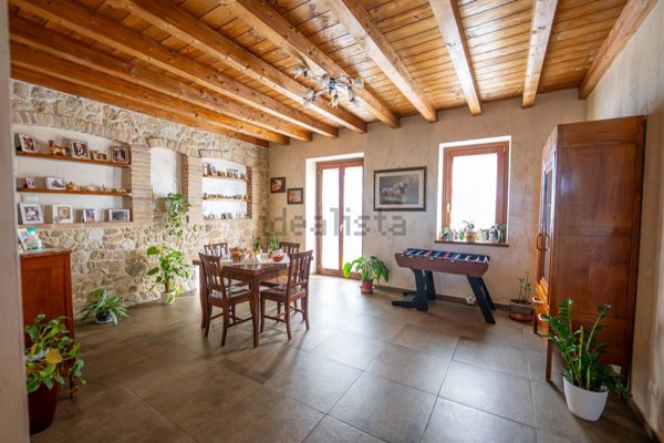 casa indipendente in vendita a Poggio Nativo