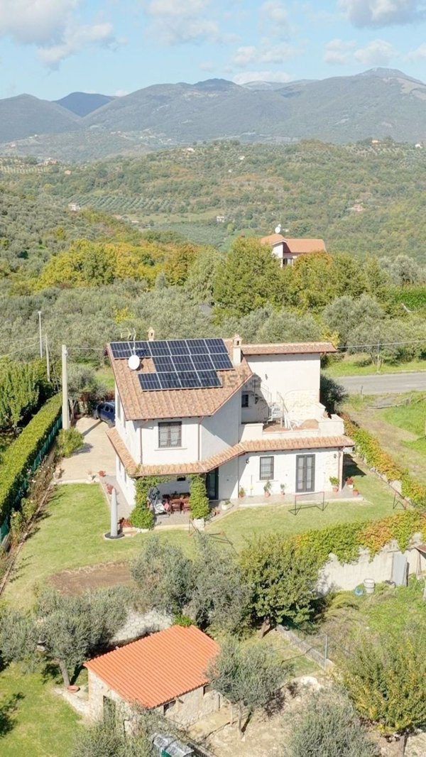 casa indipendente in vendita a Poggio Nativo