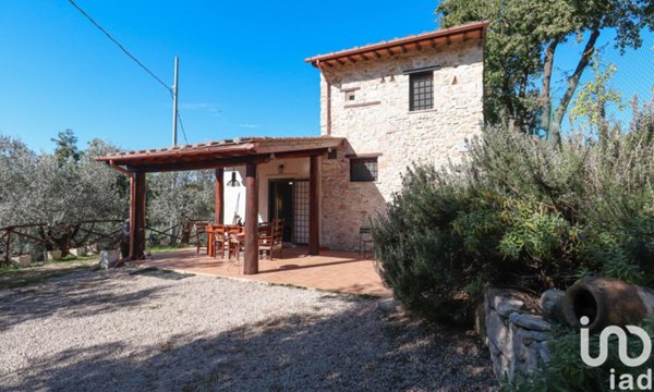 casa indipendente in vendita a Poggio Nativo