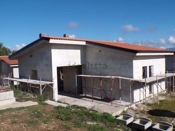 casa indipendente in vendita a Poggio Nativo