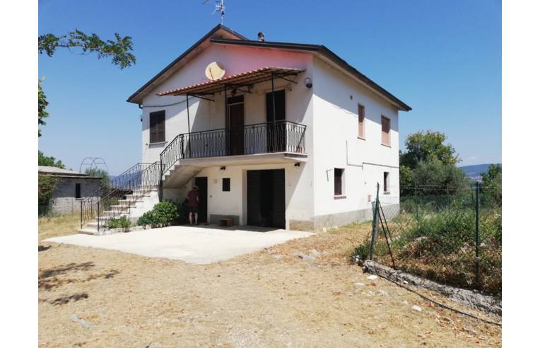 casa indipendente in vendita a Poggio Nativo