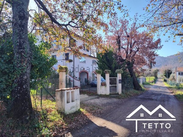 casa indipendente in vendita a Poggio Nativo