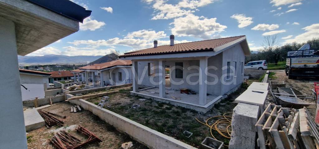 casa indipendente in vendita a Poggio Nativo