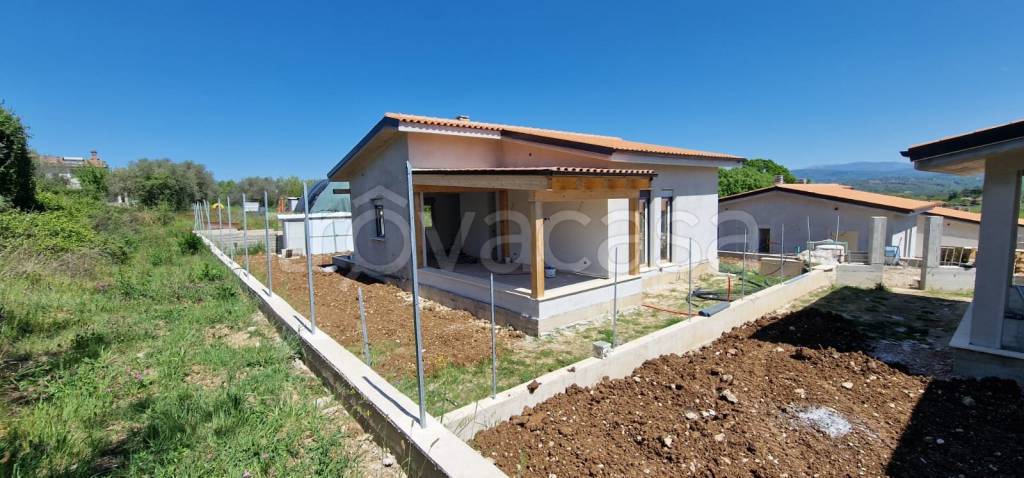 casa indipendente in vendita a Poggio Nativo