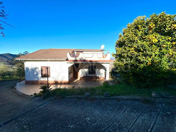 casa indipendente in vendita a Poggio Nativo