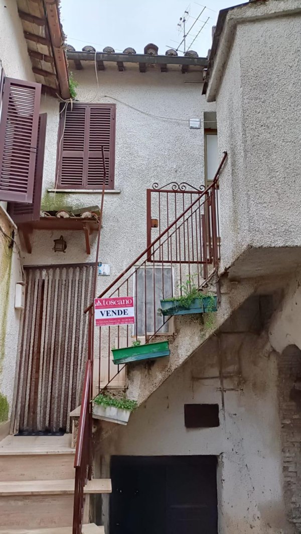 casa indipendente in vendita a Poggio Nativo