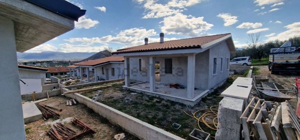 casa indipendente in vendita a Poggio Nativo